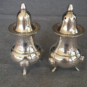 Vintage Salt Pepper Shakers Siver Plate Lion Face Footed Engraved Wreath Liners